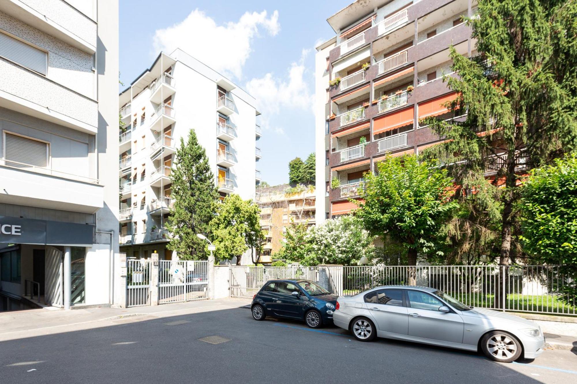 Ca' Granda M5 & Bicocca - Apartment With Parking Milão Exterior foto